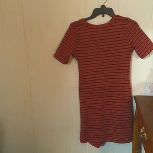 Beautiful dress orange/red with black stripes it does stretches